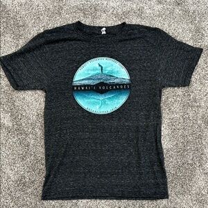 Hawaii Volcanoes Graphic T-Shirt ~ Unisex Size Small